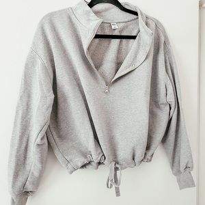 Women’s Athletic Cropped Sweatshirt